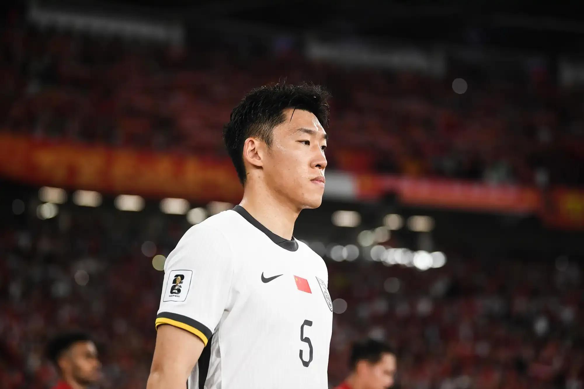 包含今夜中超传出新动向；新疆广汇止住颓势；管理层表态——球迷炸锅；赛程密集仍需轮换的词条